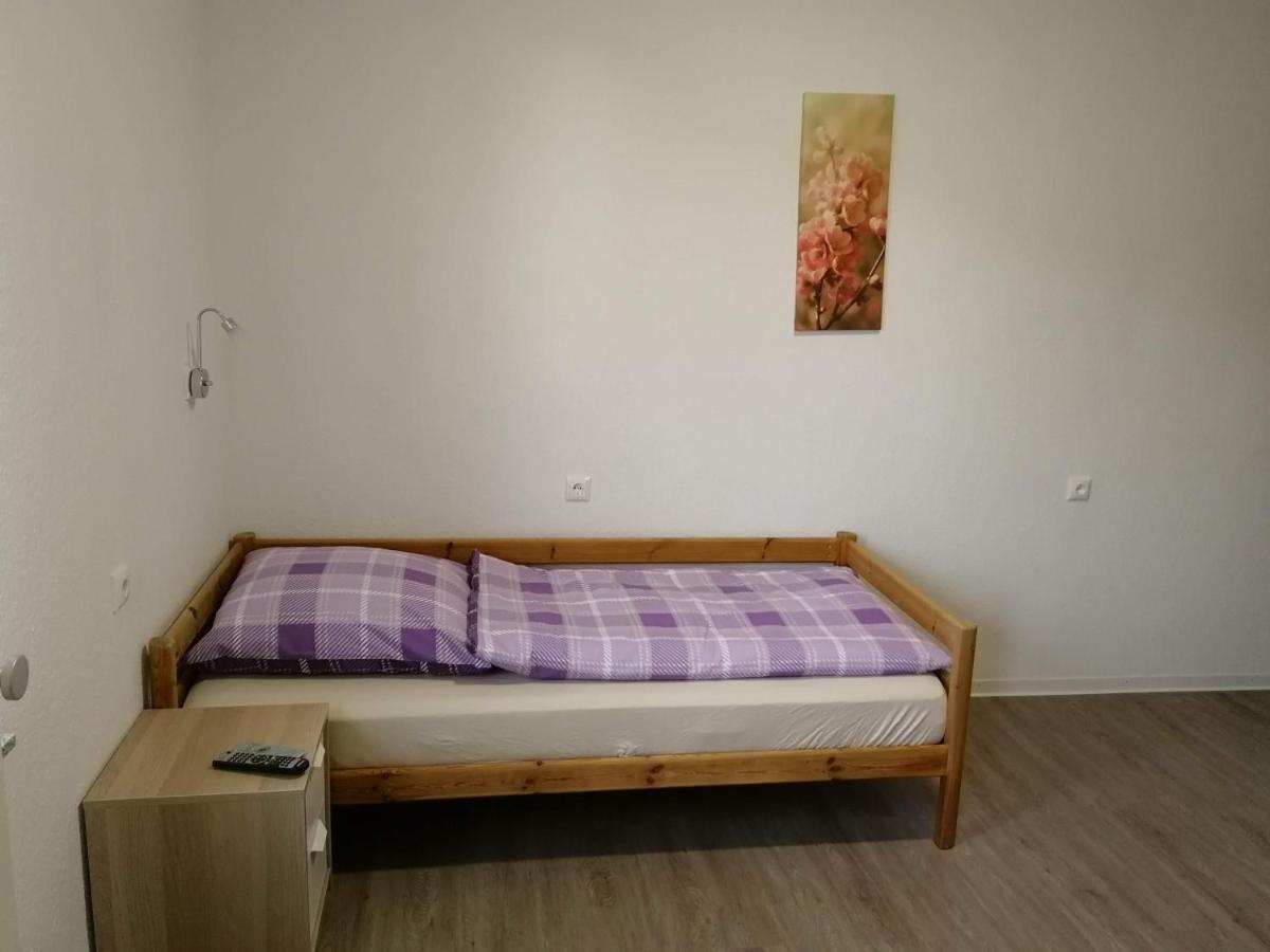 Haupthaus Moeblierte Zimmer Mit Eigenem Bad Uelzen Eksteriør billede